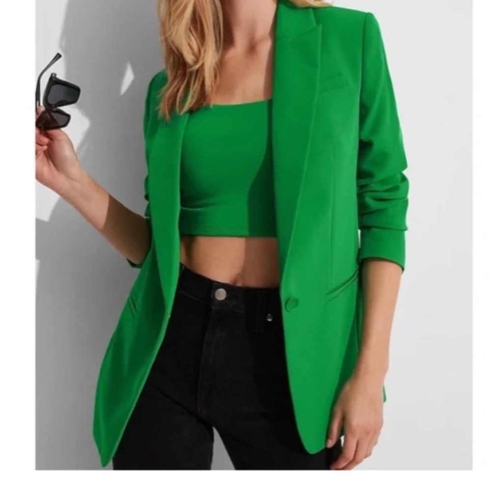 Women’s green suit jacket
